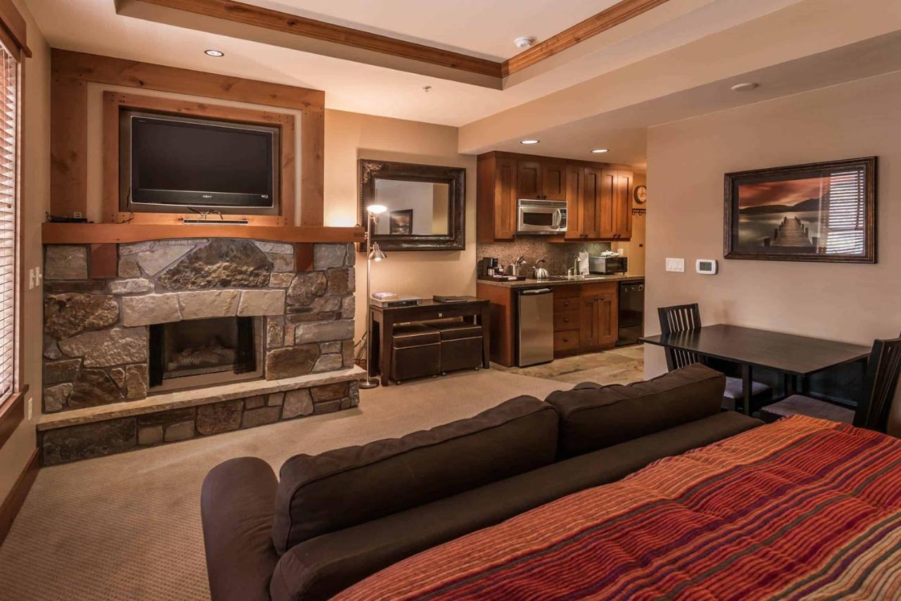 East West Hospitality At Tahoe Truckee Exterior photo
