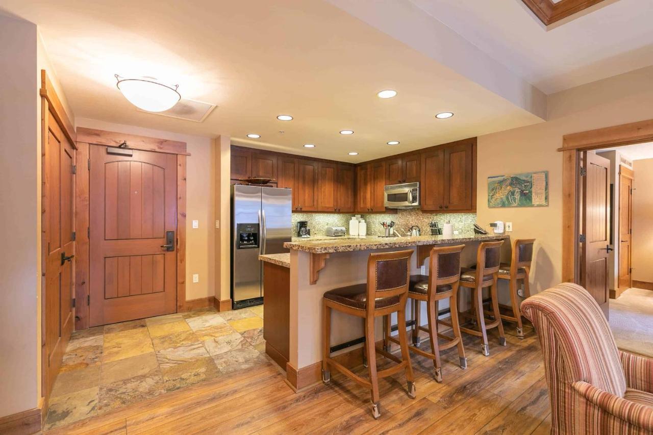 East West Hospitality At Tahoe Truckee Exterior photo