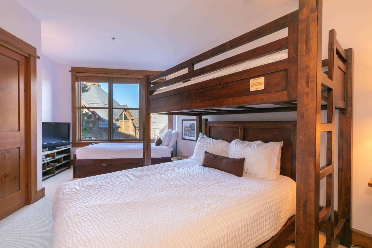 East West Hospitality At Tahoe Truckee Exterior photo
