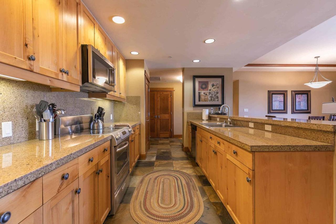 East West Hospitality At Tahoe Truckee Exterior photo