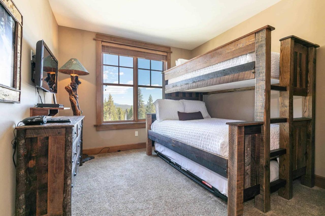 East West Hospitality At Tahoe Truckee Exterior photo